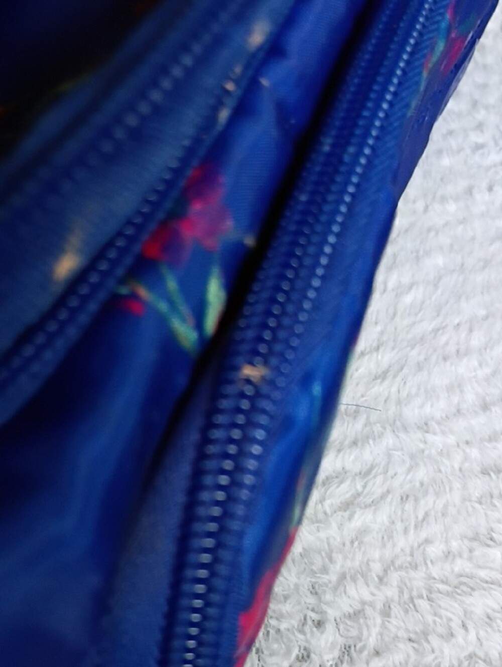 lug Blue Floral Nylon Cosmetic Travel  Bags (Set of 2) - Picture 16 of 16